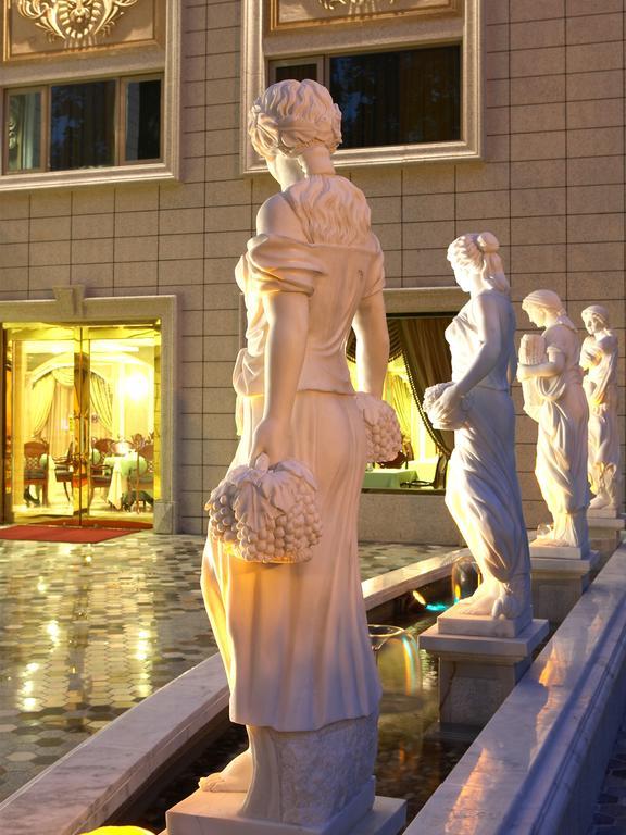 Royal Seasons Hotel Beitou Tajpej Buitenkant foto