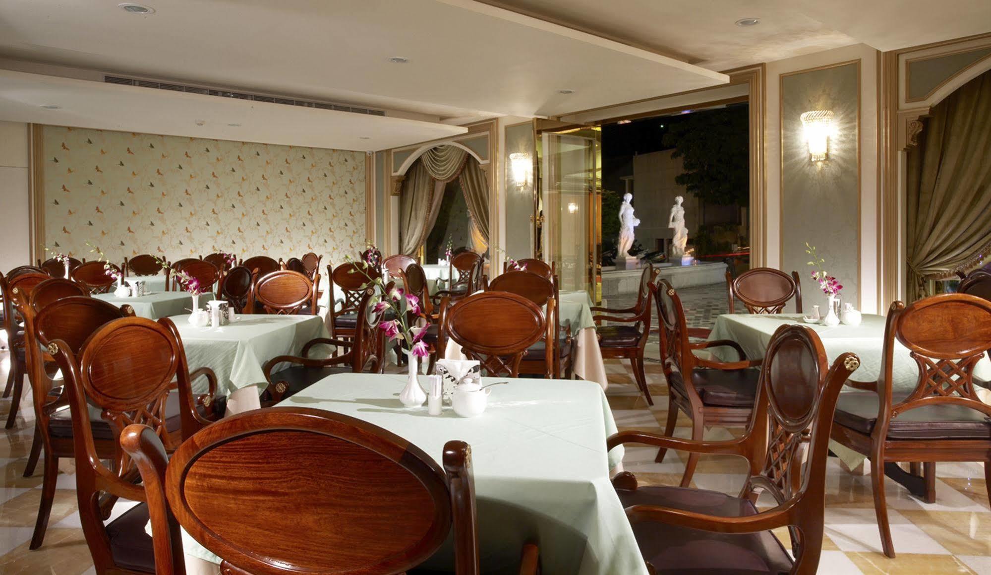 Royal Seasons Hotel Beitou Tajpej Buitenkant foto