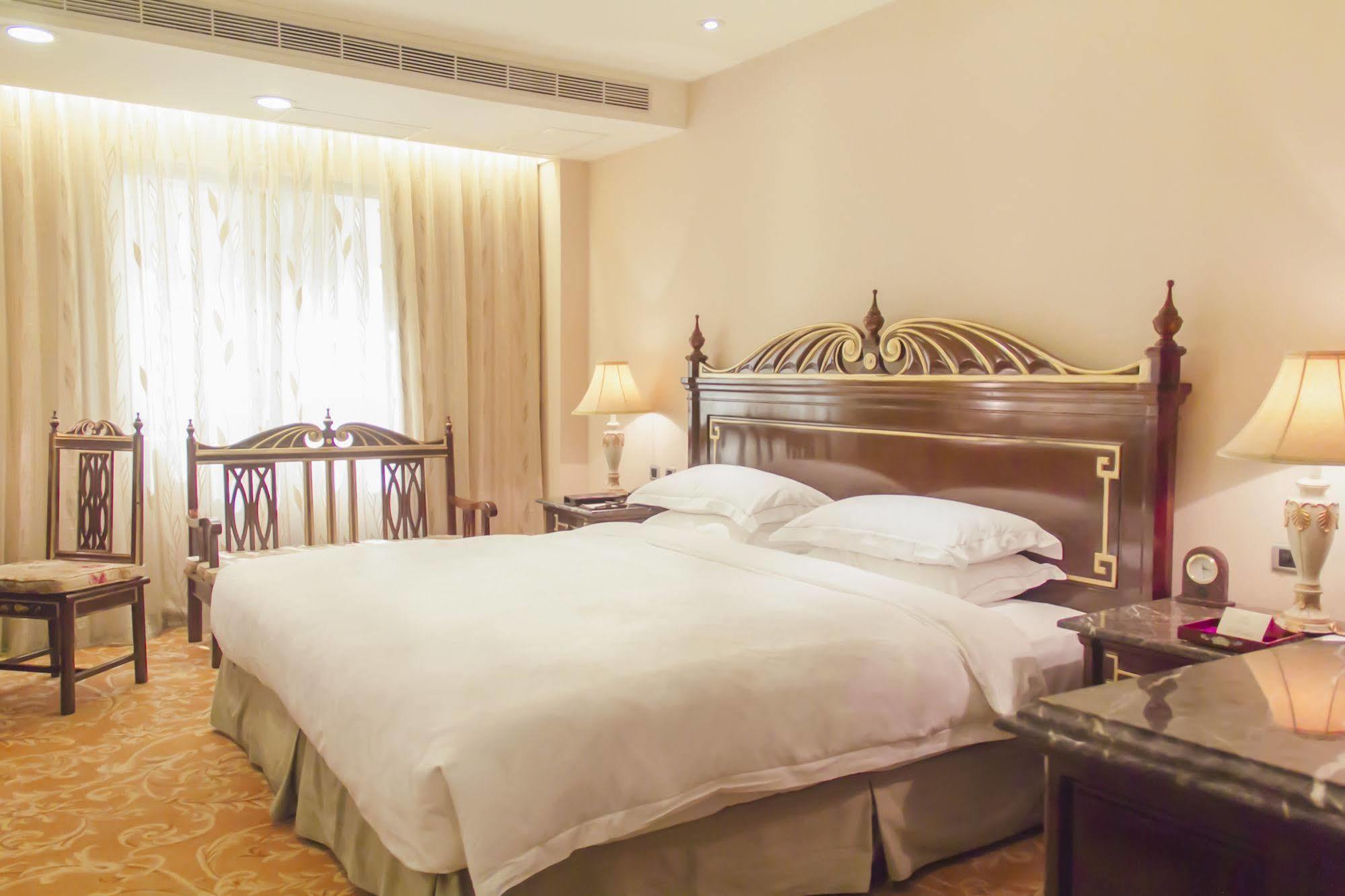 Royal Seasons Hotel Beitou Tajpej Buitenkant foto